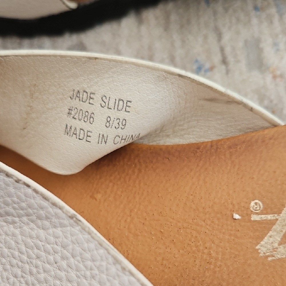 White Minimalist Sandals with Wide Straps - Picture 3 of 6